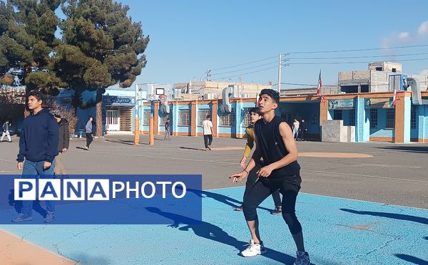 دومین روز از مسابقات گروهی والیبال در دبیرستان شاهد ابوذر گروهی