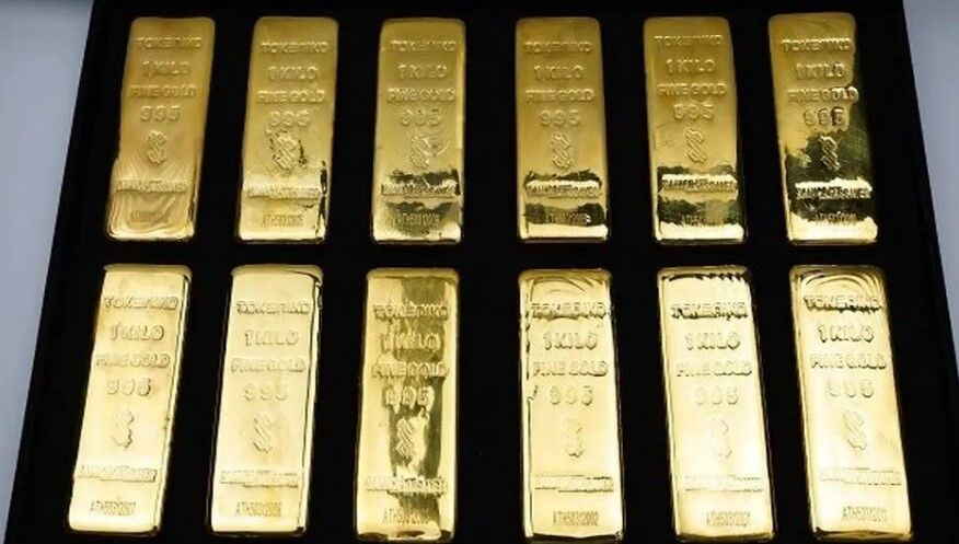 طلای جهانی در آستانه عبور از مرز ۴۵۰۰ دلار