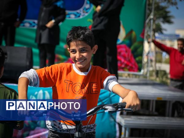 همایش پیاده‌روی خانوادگی در محمدشهر کرج 