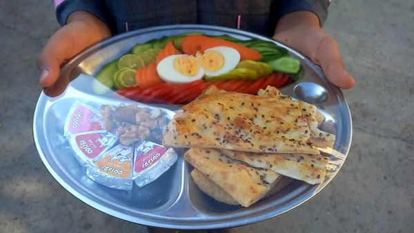 صبحانه سالم در دبستان مینوی خرد ناحیه ۴شیراز 