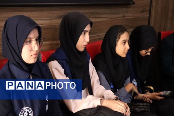 نشست صمیمی فعالین رسانه ای دانش‌آموزان با مدیرعامل خبرگزاری پانا