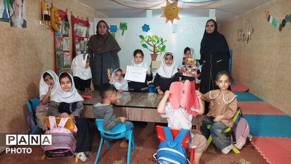 برگزاری جشن هفته ملی کودک و مراسم قصه‌ گویی در کودکستان گل‌‌های نرجس معمولان