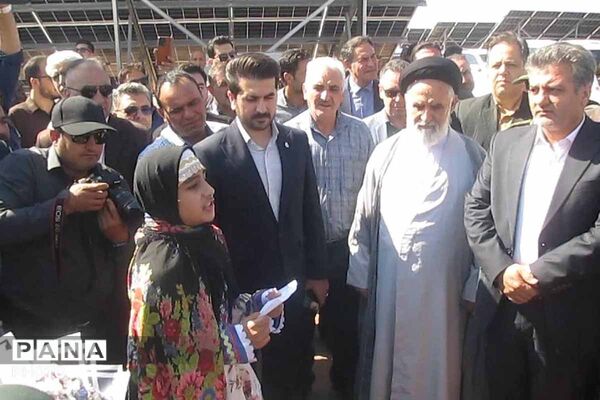 افتتاح نیروگاه خورشیدی ۷۲ مگاواتی قاسم خان اسفراین با حضور وزیر نیرو