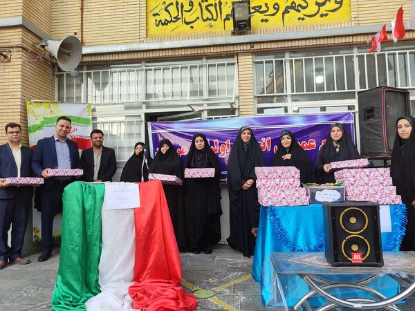 اولین مجمع عمومی انجمن اولیا مربیان دبستان شاهد حاج تقی آقا بزرگ ناحیه یک مشهد 