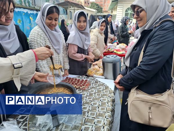 بازارچه دانش‌آموزی آزادشهر