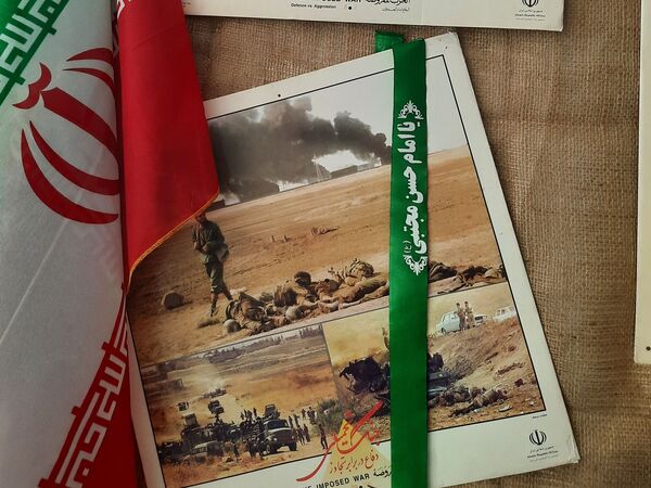 بزرگداشت یاد شهدای دفاع مقدس در دبستان دخترانه نوفل لوشاتو ناحیه سه