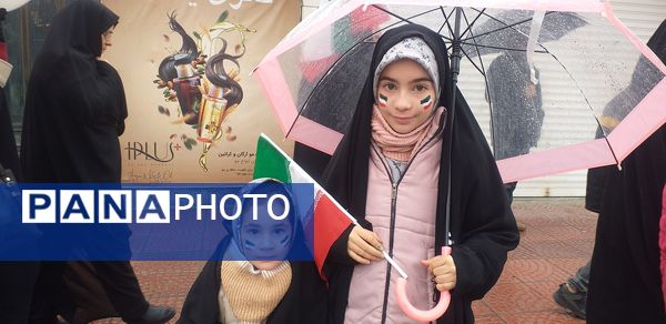 همگام با هم؛ مردم و دانش‌آموزان، شکوه جاودانه ۲۲ بهمن را فریاد می‌زنند