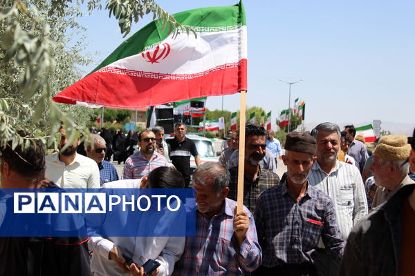 شادپیمایی مردم شهر درق پس از عملیات وعده صادق 3 در روز عید غدیر