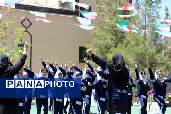 المپیاد ورزشی در دبستان غیرانتفاعی امام صادق(ع) شهرکرد