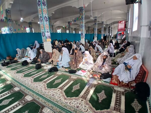 حضور در نماز جمعه، نشانه اتحاد و همبستگی 