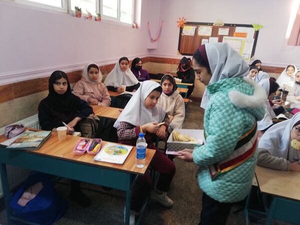 موکب دانش‌آموزی مدرسه ۲۲ بهمن به‌مناسبت ولادت حضرت مهدی (عج)