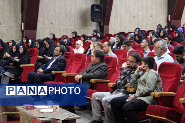 نقش بی‌بدیل مربیان تربیتی در شکوفایی نسل آینده در همایش منطقه ۵ تهران بازخوانی شد