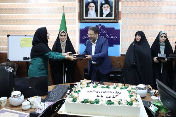 منطقه ۱۴ پیشگام قدردانی از حافظان سلامت روان دانش‌آموزان 