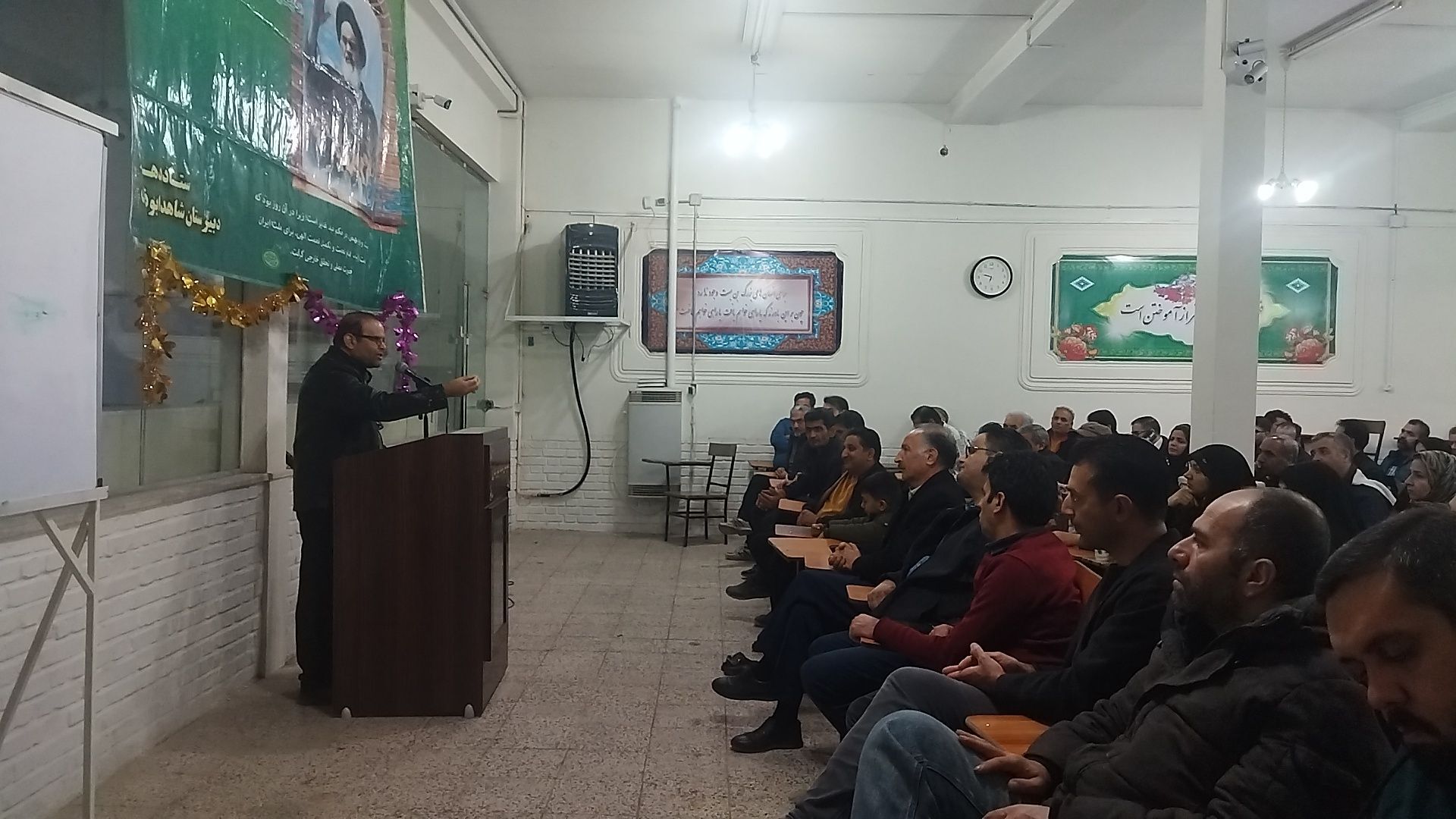 جلسه  اولیای دبیرستان شاهد ابوذر غفاری نیشابور 