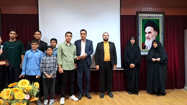 تجلیل از نخبگان قرآنی در نکا