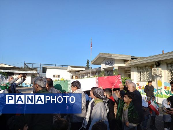 مراسم وداع شهید خوشنام در مدارس بهنمیر