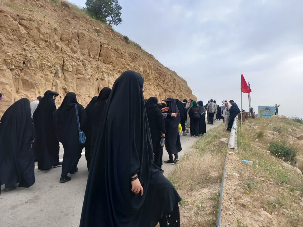 اعزام دانش‌آموزان بسیجی قم به اردوی راهیان نور غرب کشور