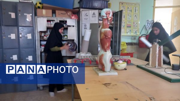 مانور بازگشایی مدارس در دبیرستان حجاب و تربیت شهرستان هلیلان 