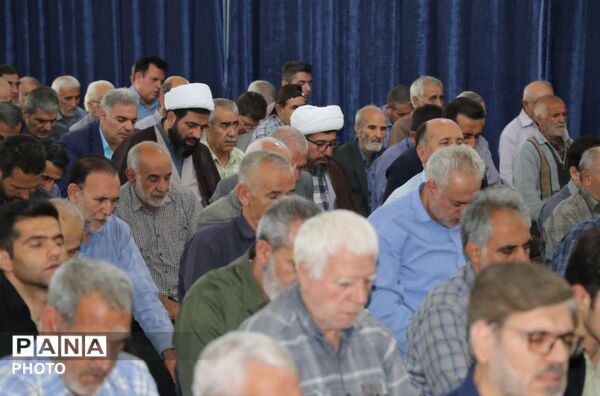 جلوه‌هایی از وحدت، ایمان و همدلی مردم نظرآباد در نماز جمعه 