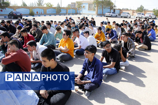 گرامیداشت هفته دفاع مقدس در دبیرستان شریعتی جاجرم