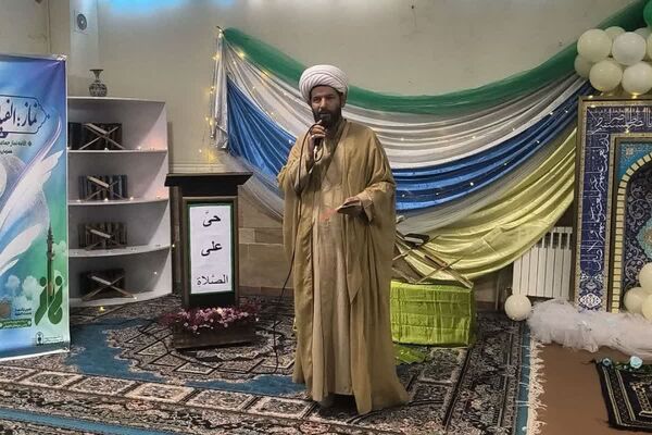 طنینِ نیایش در مدرسه