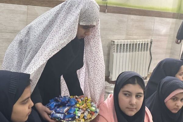 محفل پرفیض انس با قرآن در دبستان مریم بهارستان دو