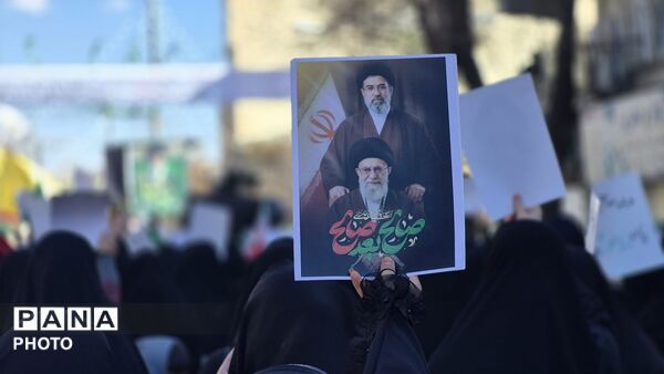 برگزاری مراسم بیعت با سید مجتبی خامنه‌ای در شهرستان فارسان 
