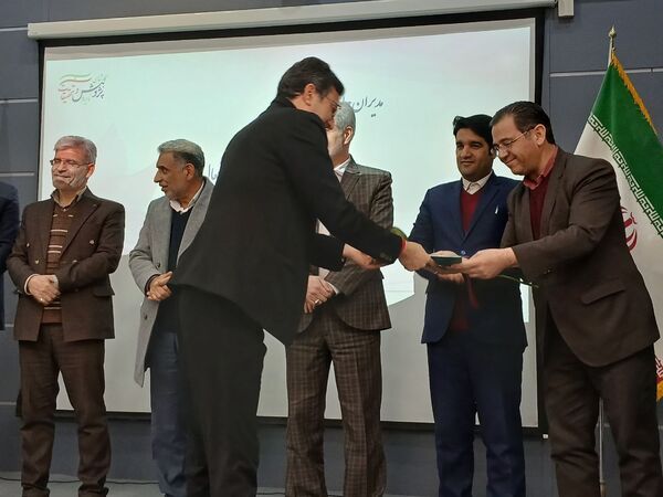 آیین تکریم و تجلیل از پژوهشگران برتر ناحیه۶