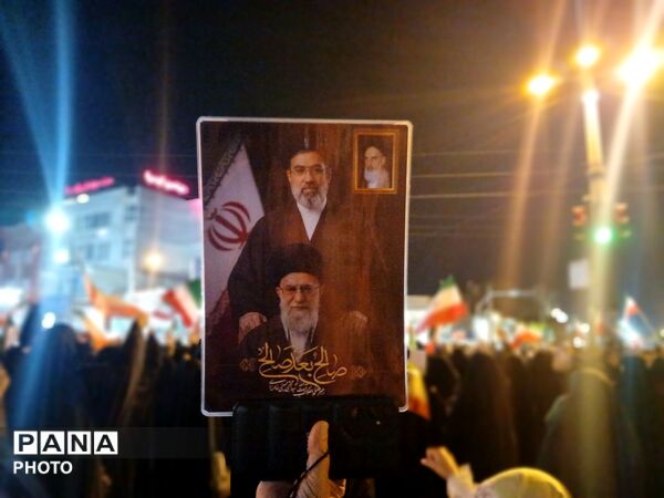 فرهنگیان و دانش آموزان گلستان همچنان پای میدان