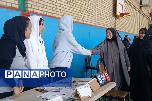 آغاز مسابقات استانی بسکتبال دختران شهرستانهای تهران در کهریزک 