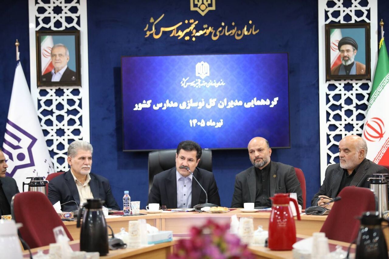فشارهای سیاسی برای توزیع امکانات آموزشی و مدرسه‌ای ممنوع است