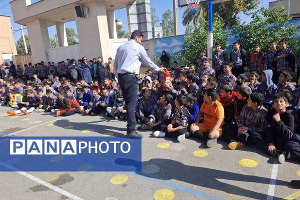 آموزش نکات ایمنی آتش‌نشانی در آموزشگاه معارف ۶