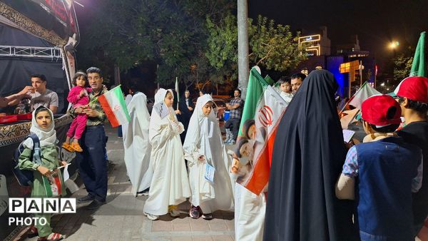 سفیران سلامت ناحیه شش در میدان دانشجو گرد هم آمدند