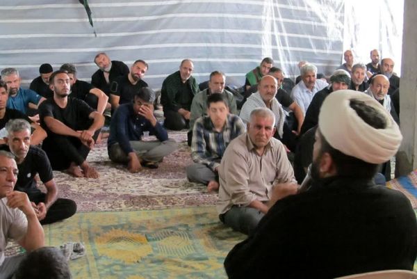ازدحام پرشور زائران از شهرستان بیضا در کربلا معلی