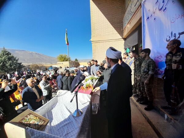 آنان که گمنامند زهرایی تبارند