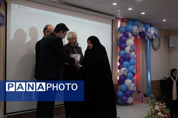 زنگ آغاز رقابت‌های هنری در گل‌های نمونه ورامین به صدا در آمد