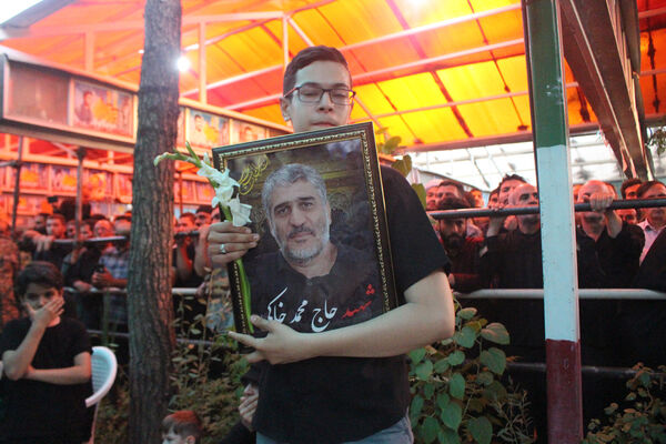 خاکسپاری نوجوان شهید «محمدحسین خاکی» در گلزار شهدای قم