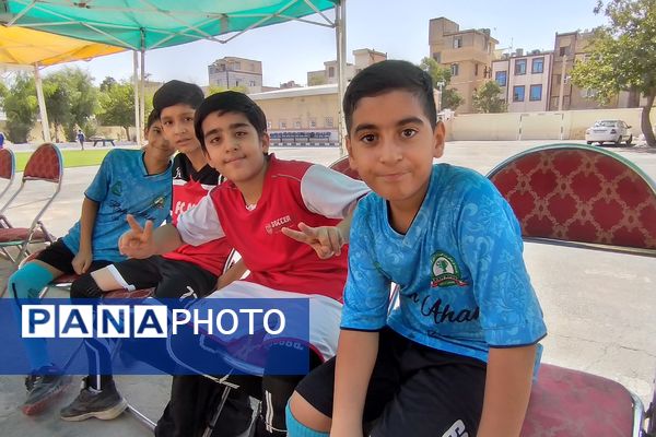 آیین افتتاحیه زمین چمن مصنوعی دبستان علی بن ابیطالب (ع) باقرشهر 