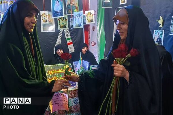 خدمت رسانی دانش‌آموزان و فرهنگیان دبیرستان تزکیه شهرری در موکب بسیج دانش آموزی 