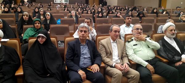همایش تجلیل از مدرسه یاران استان قم