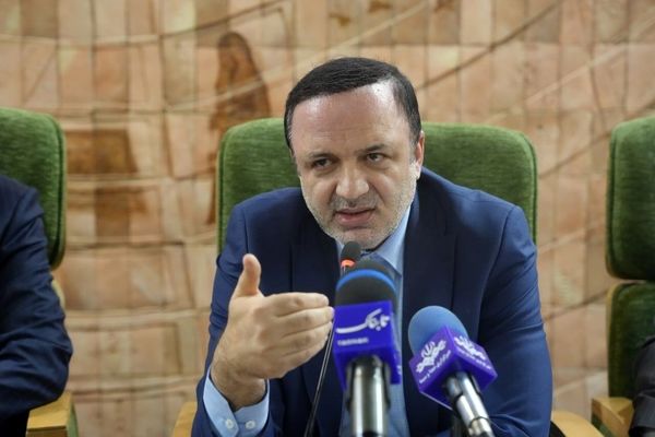 مسرور: رئیس‌جمهور موافق حل مشکلات مالیاتی مناطق آزاد است