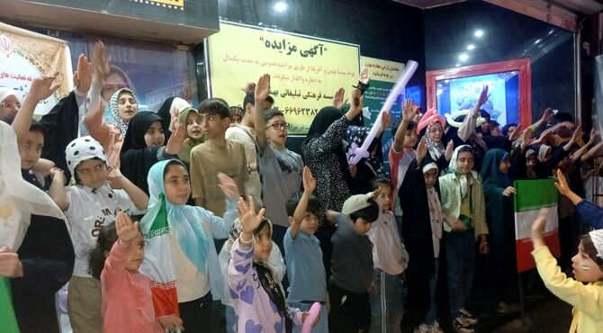 شور و همبستگی دانش‌آموزان ایران در غرفه سازمان دانش‌آموزی