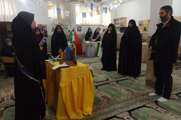 شکوفایی خلاقیت و آرمان‌ها در «مدرسه انقلاب» دبیرستان عفاف شهرقدس