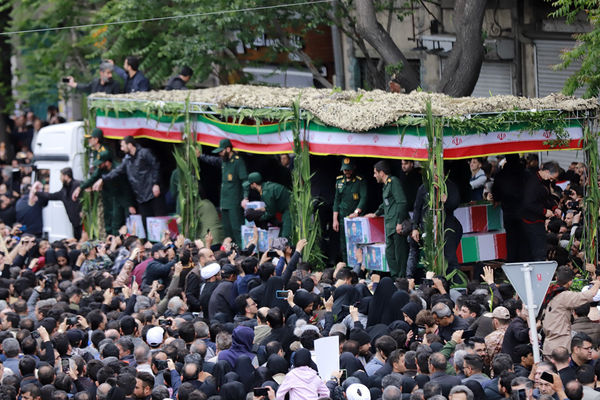 تشییع پیکر شهدای خدمت در تبریز