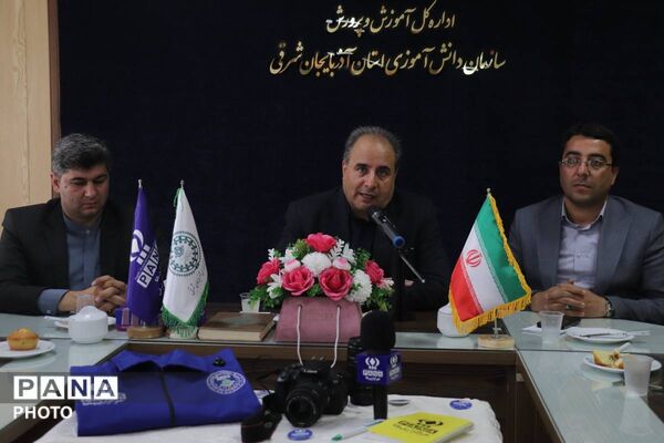 تجلیل از دانش‌آموز خبرنگاران پانا در آیین گرامیداشت روز خبرنگار