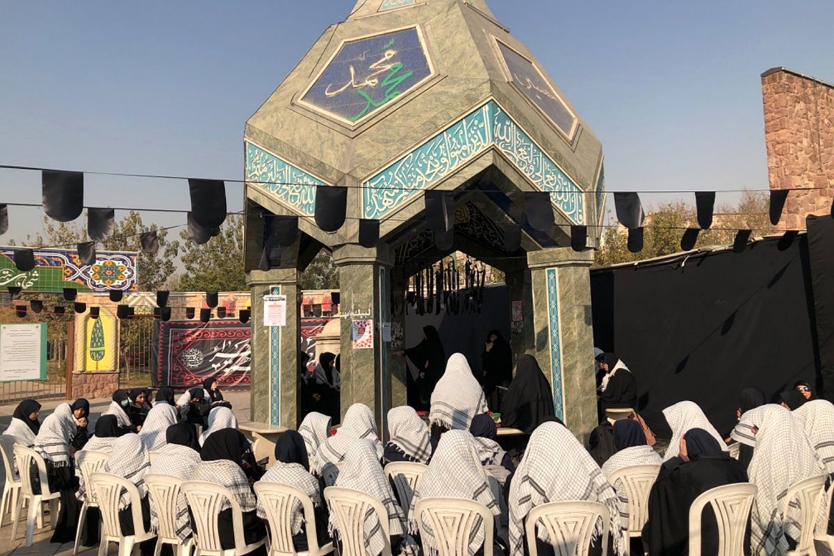 مراسم غبار‌روبی مزار شهدای گمنام در ناحیه دو شهرری 