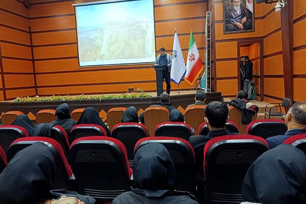 همایش ملی مربیان تربیت‌بدنی در بهارستان ۲