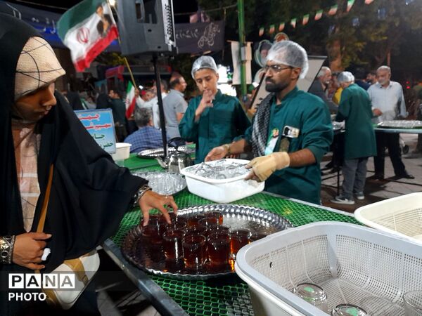  خدمت رسانی چایخانه حضرت زهرا 