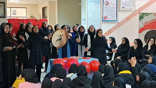 جشن یلدا در دبیرستان حضرت زینب(س) 