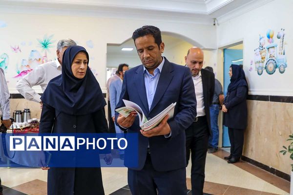 بازدید مدیرکل آموزش‌وپرورش کرمان از مجتمع آموزشی «اندیشه هوشمند ارگ»